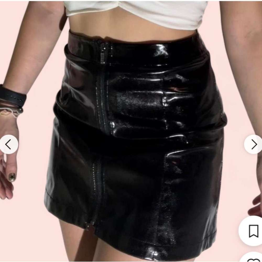 Guess Women's Black Skirt Vinyl Zipper SZ 4